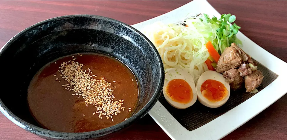 Snapdishの料理写真:牛すじ煮込の辛味噌つけ麺|半田手延べそうめんの店 阿波や壱兆さん