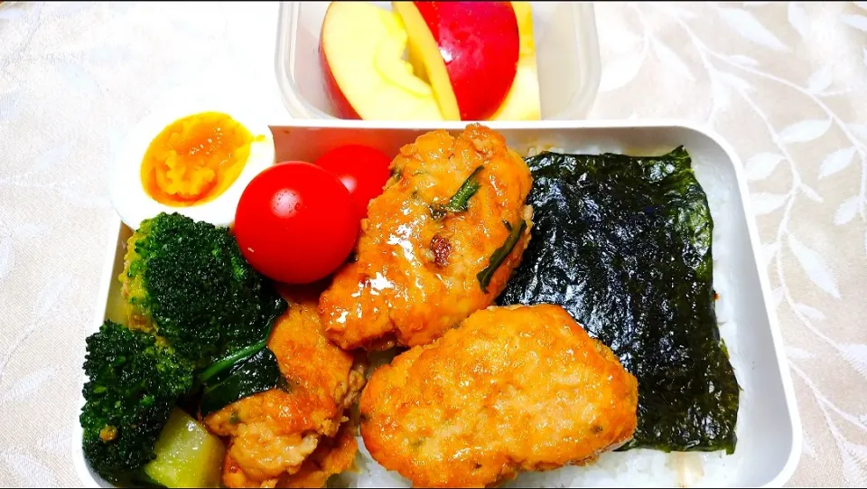 Snapdishの料理写真:1/7のお弁当🍱
海苔弁当|卯月さん