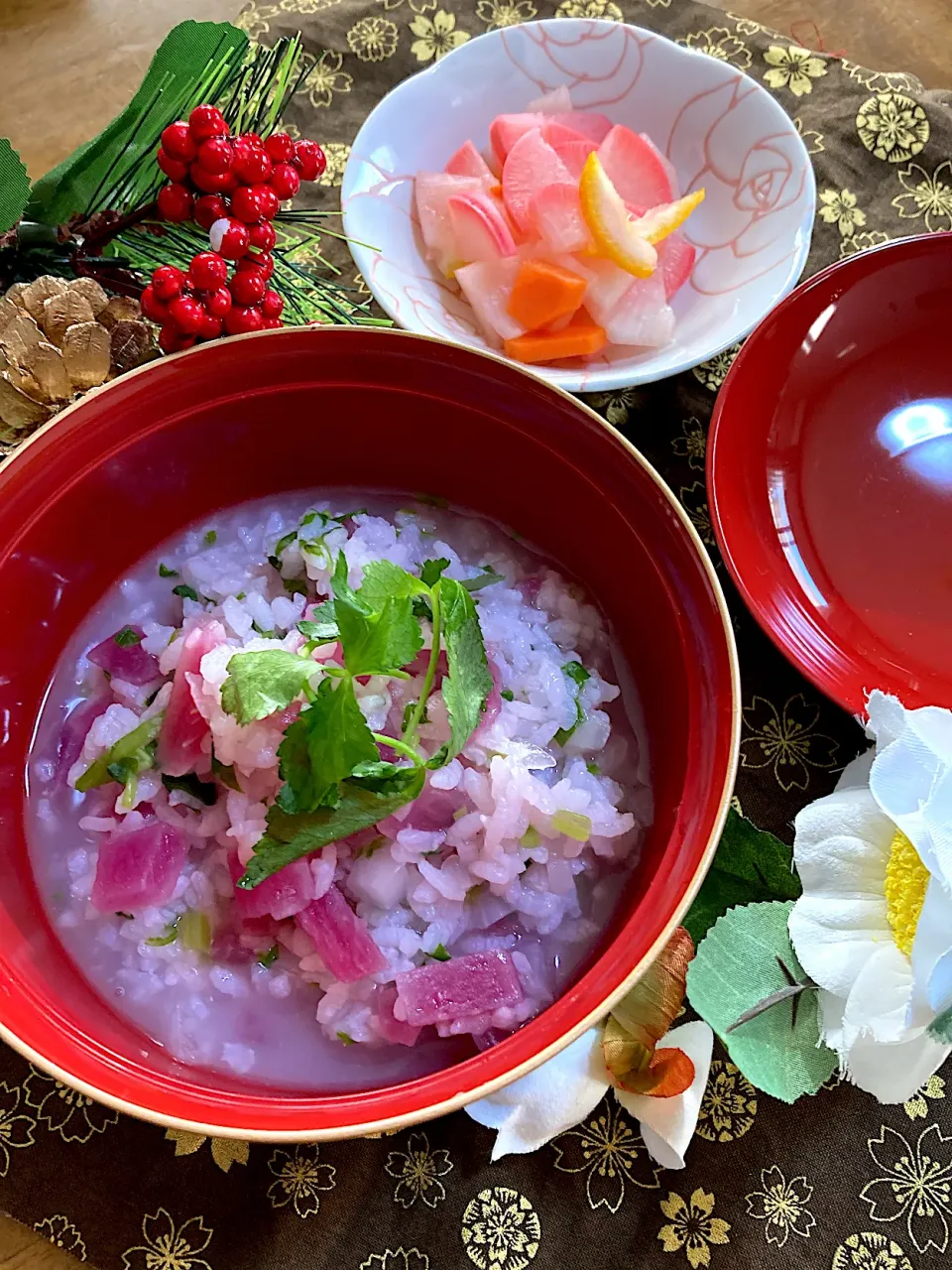 シュトママさんの料理 🌺🌺foodie🌺🌺ちゃんよりの三浦大根と紅くるり紅白大根めし|ringonamaさん