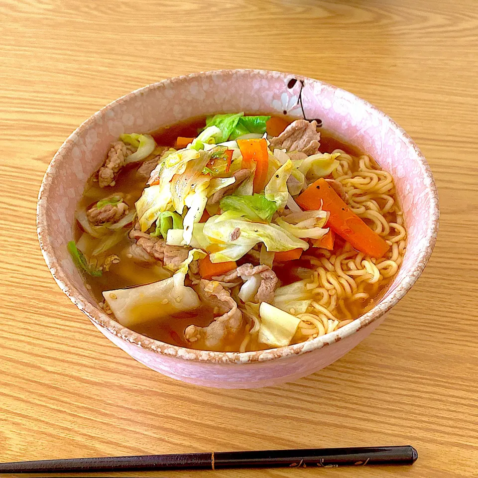 ラーメンでランチ|ツインうさぎさん