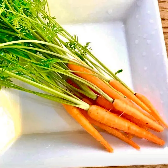 人参スティックサラダ白味噌クリームチーズディップで晩酌を始める🥕😆・・|ばくあんしゃさん