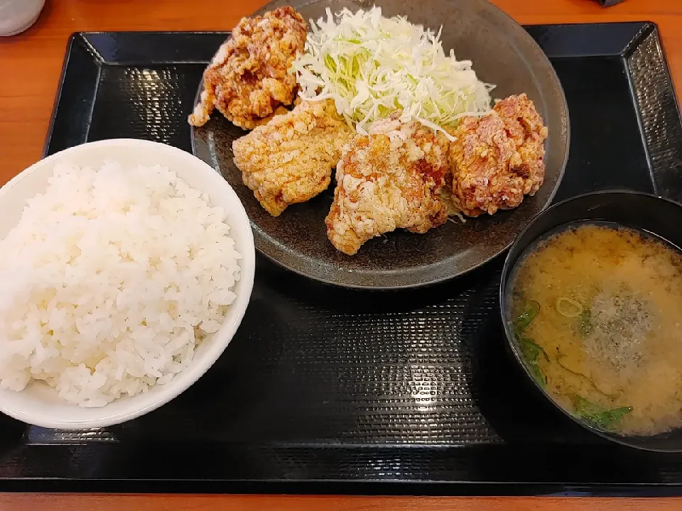 にんにく唐揚げ定食(●´ω｀●)|おてんとさんさん