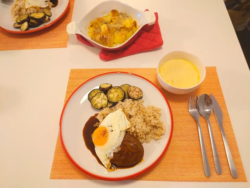 今日の夕食　SDモニター☆ゴルゴンゾーラと新じゃがのオーブン焼き、ハンバーグ丼、牛乳コンソメスープ|pinknari🐰🌈さん