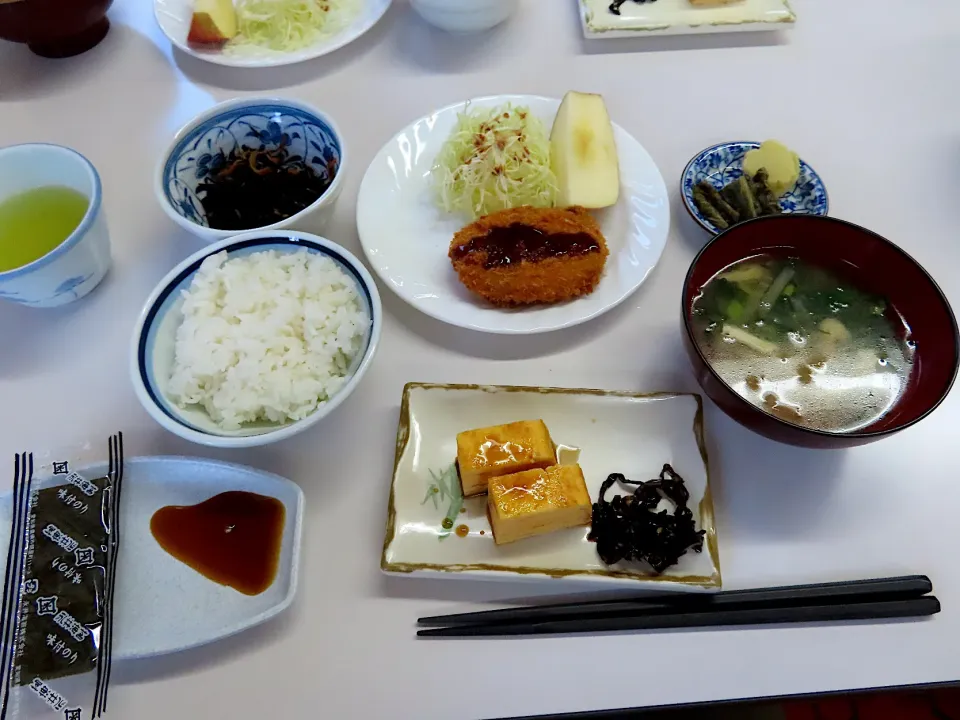 宿の朝ご飯|Takeshi  Nagakiさん