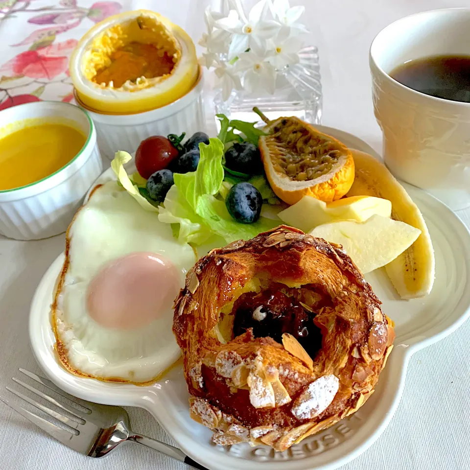 Snapdishの料理写真:🌼花とモーニングプレート🌼|あっちゃんさん