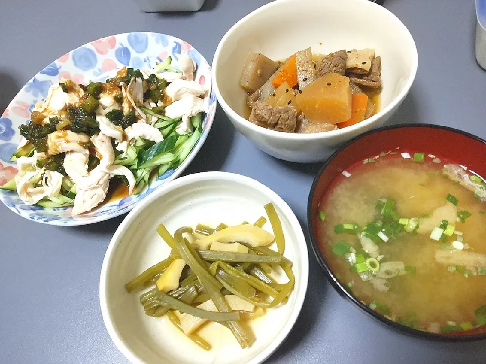 Snapdishの料理写真:ささみのよだれ鶏
茎こんぶと筍の煮物
しし肉牛すじ煮込み
味噌汁|尚さん