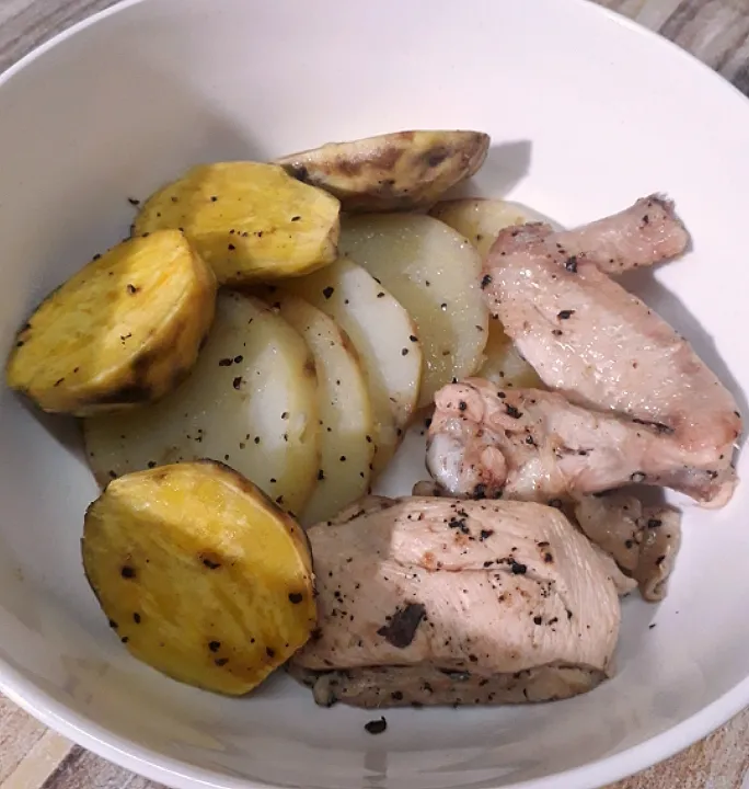 steamed sweet potato and chicken breast for dinner ♡|lorence_galeさん