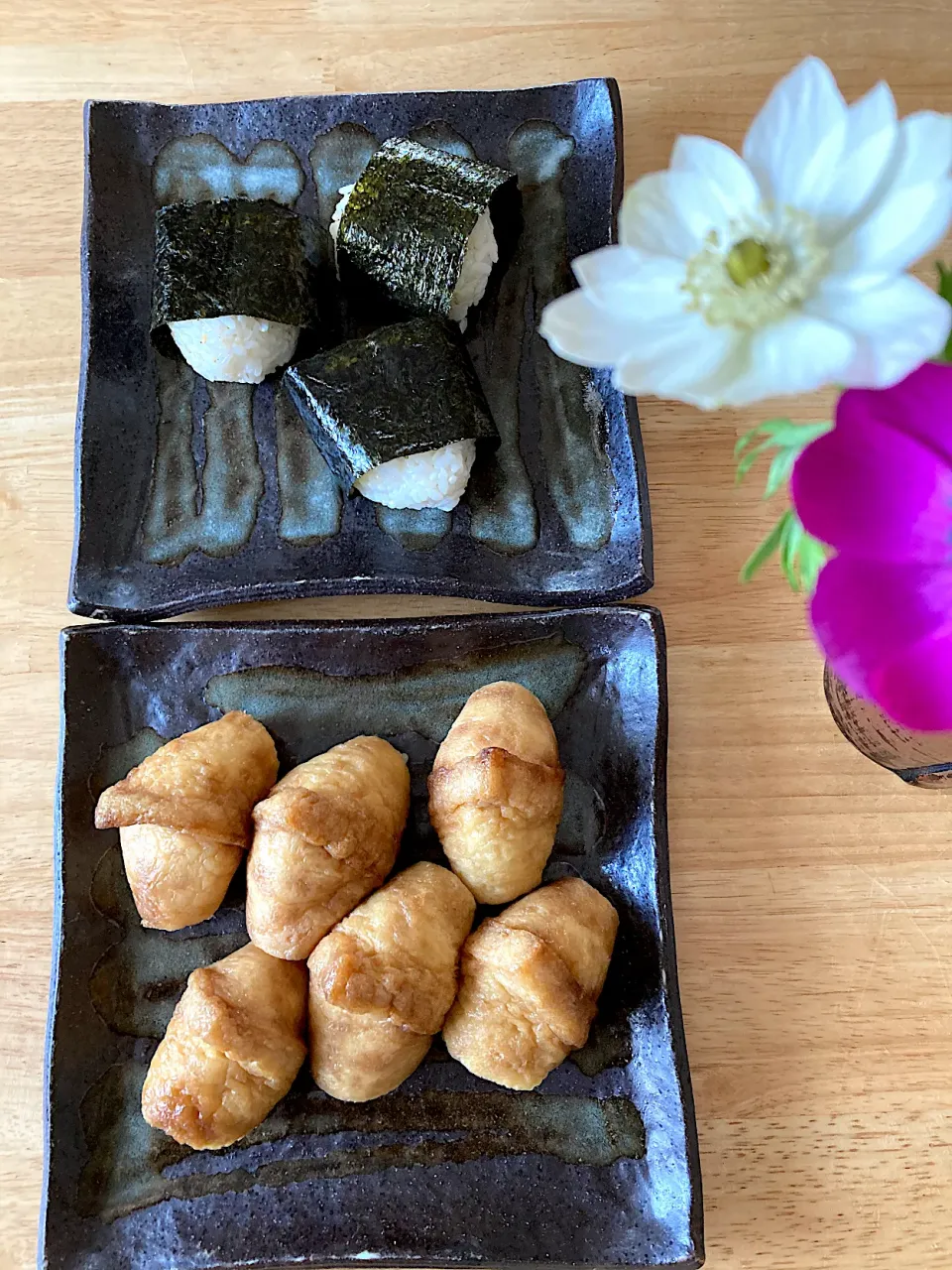 お稲荷さんとツナマヨおにぎり🍙|さくたえさん