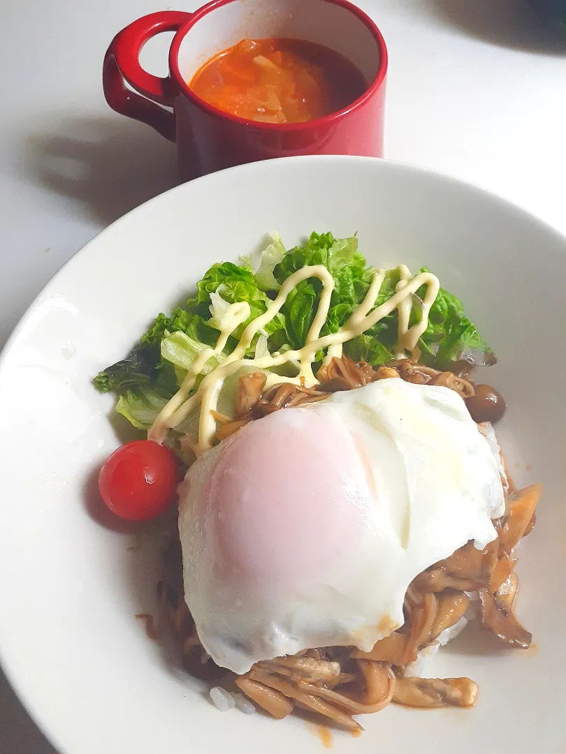 ☆ハンバーグのキノコソース丼、野菜トマトスープ|ｼｮｺﾗさん