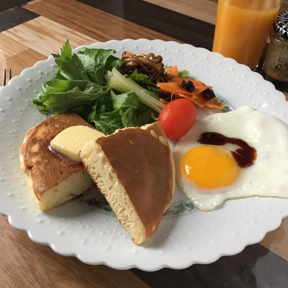 Snapdishの料理写真:ホットケーキ朝ごはん|はるさん