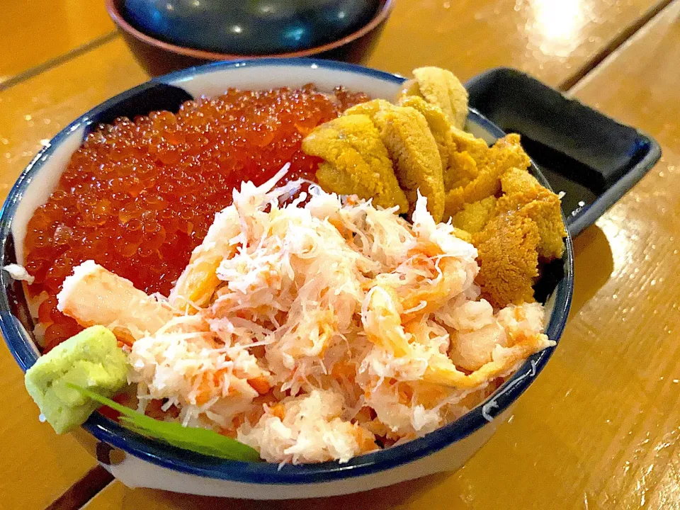 三色丼😍|チーズさん