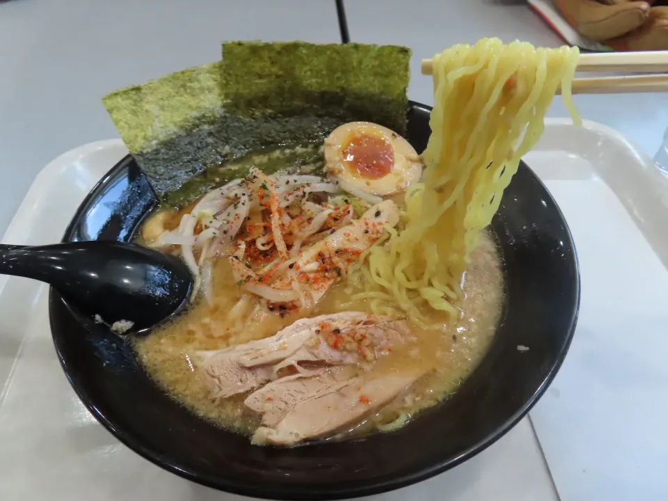 Snapdishの料理写真:味噌ラーメン(黒) 黒姫スノーパーク|Takeshi  Nagakiさん