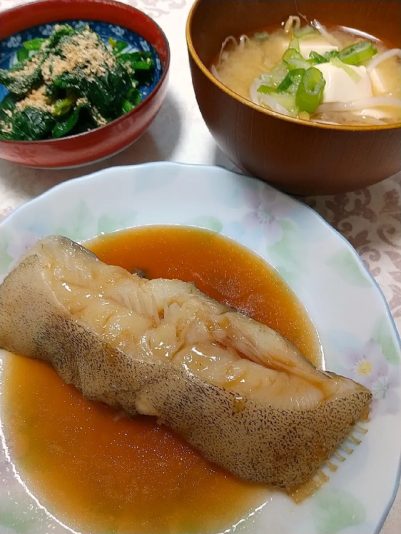 ☆今日の晩ごはん☆　煮魚　ほうれん草のごま和え　お味噌汁|hamamaさん