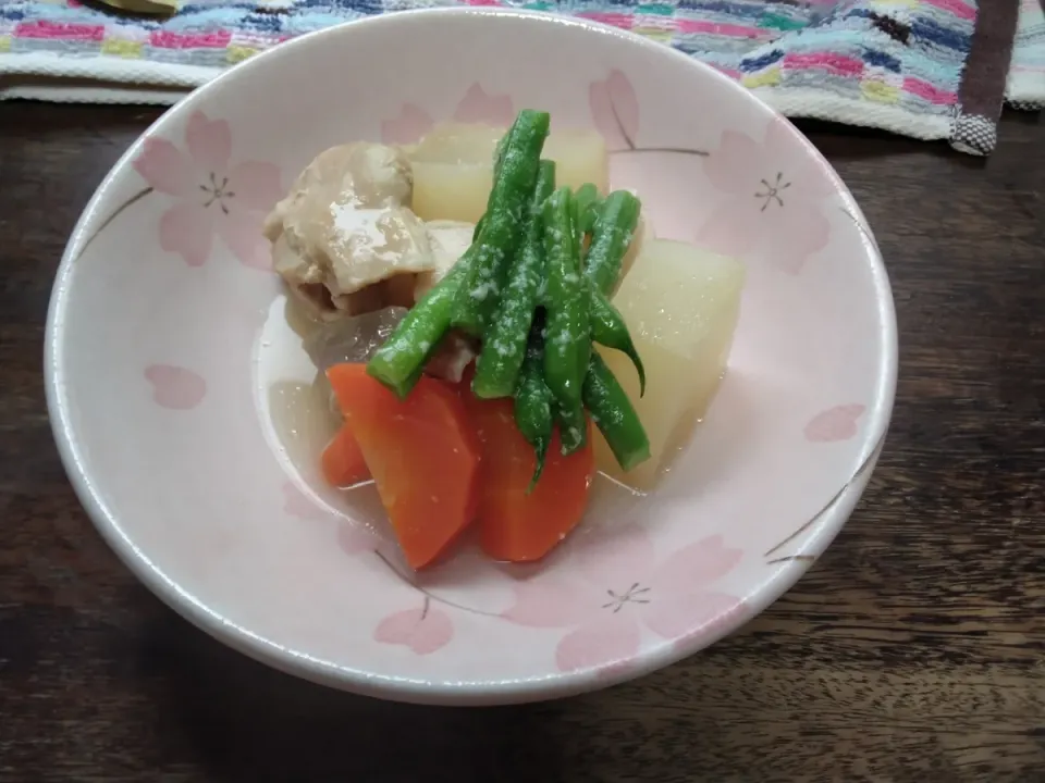 野菜と鶏もも肉の煮物|にんにくと唐辛子が特に好き❤️(元シャリマー)さん