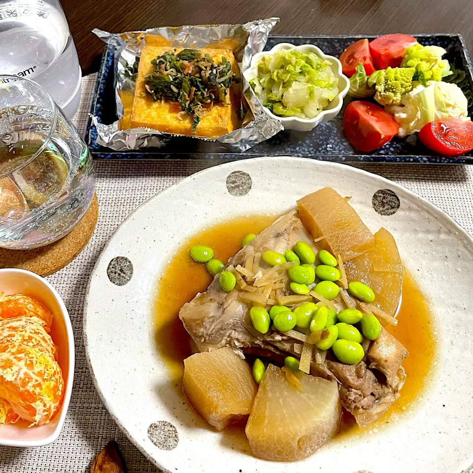 Snapdishの料理写真:1/11晩ご飯：ブリカマ大根|ななみんさん