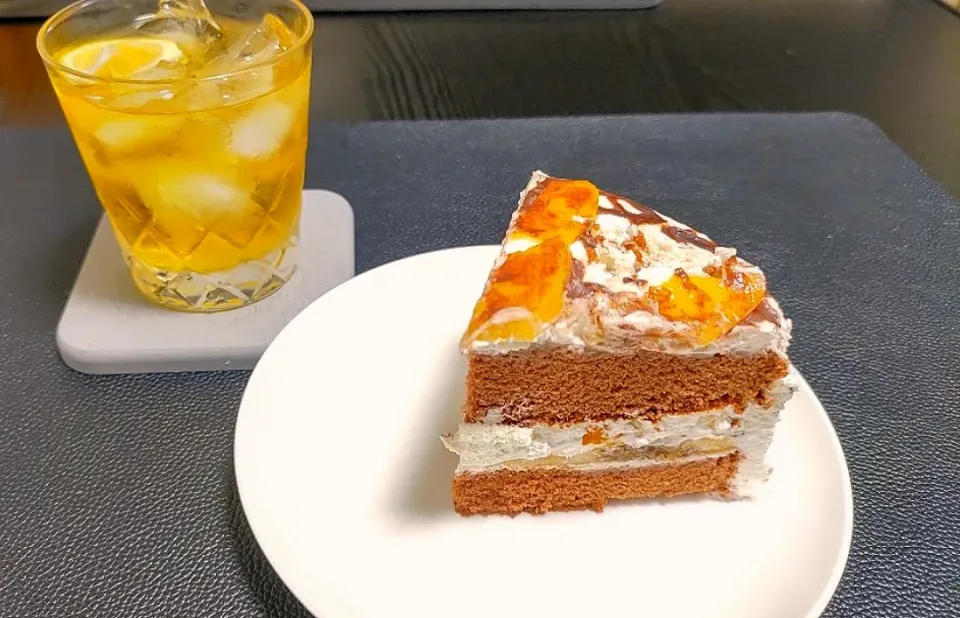 チョコケーキ🍰&Whiskey🥃|かめさん