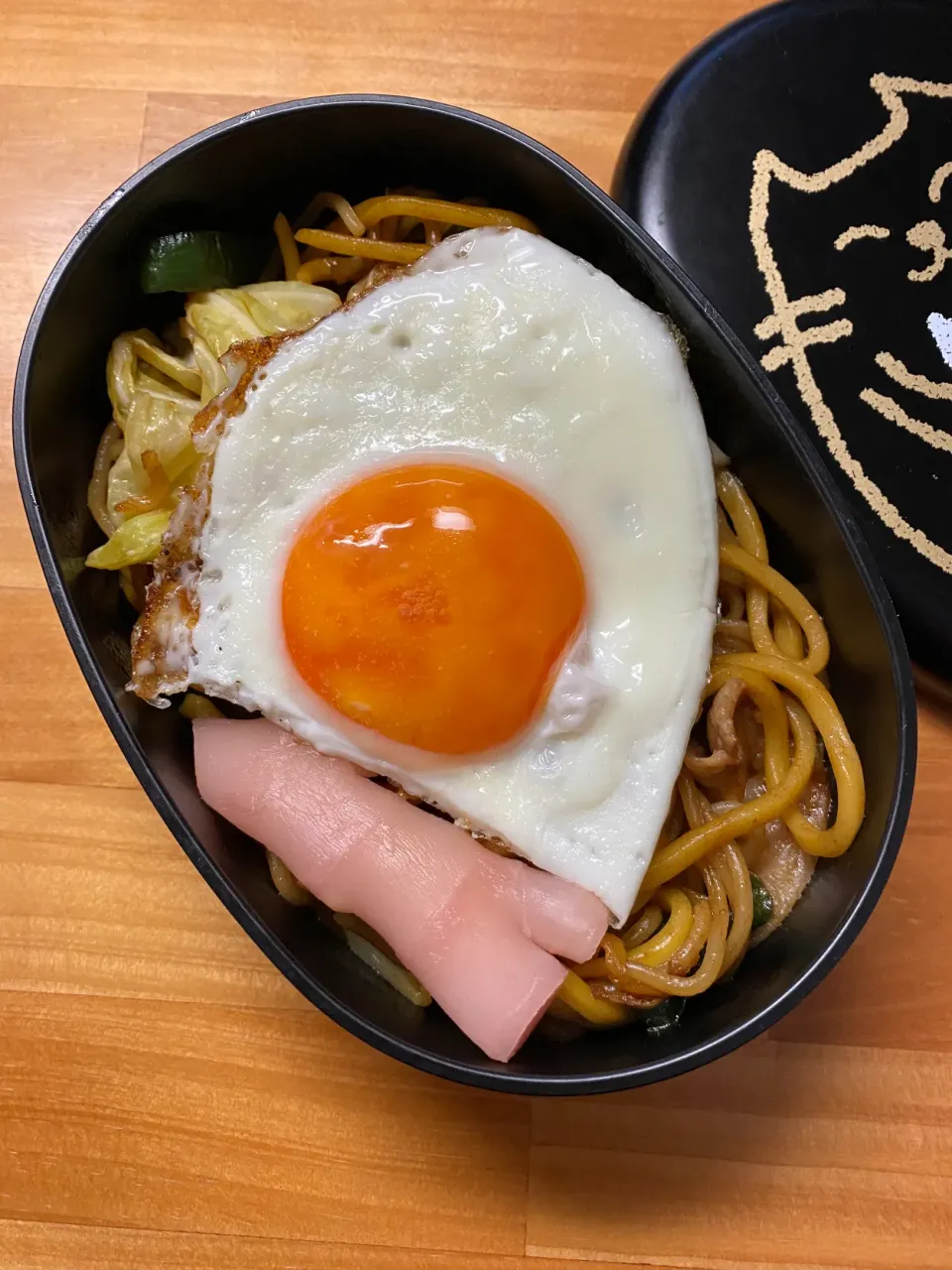 Snapdishの料理写真:焼きそば弁当|aru_sakazakさん