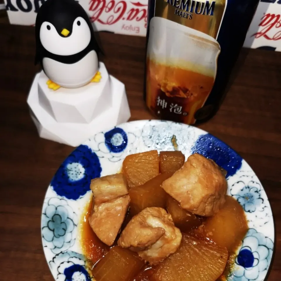 クック料理長自慢の自家製甘酒を使った豚バラ大根🥂|ペンギンさん