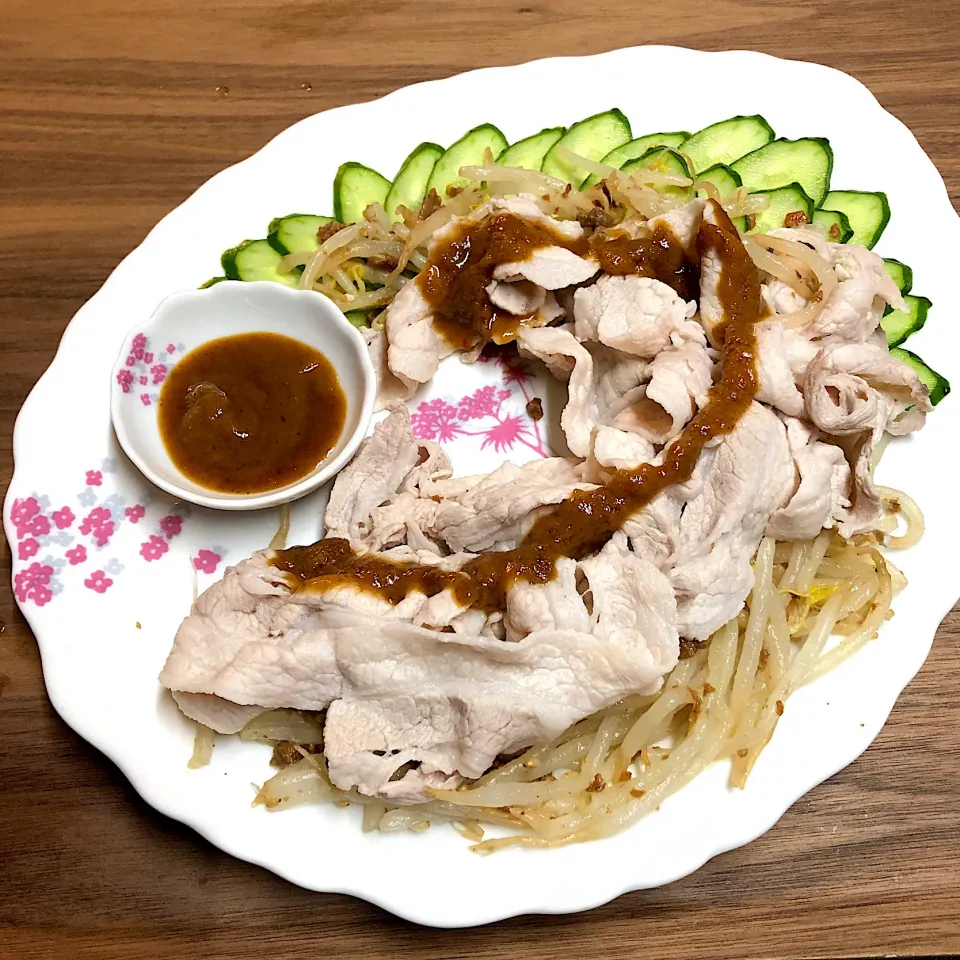 Snapdishの料理写真:豚バラ胡麻糀甘酒味噌ダレ＊|henryさん