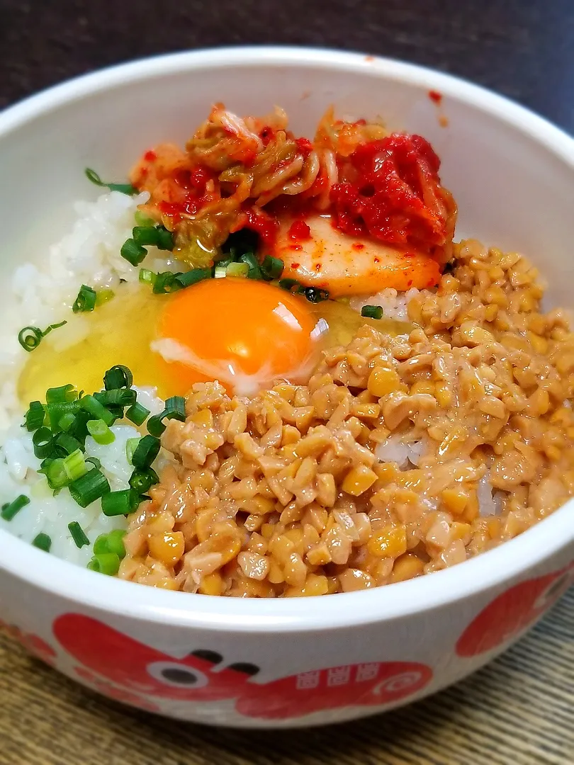 パパ作👨キムチ納豆丼|ぱんだのままんさん