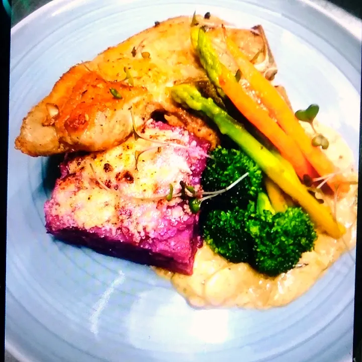 roasted pork loin with sweet potato gratin    
and creamy gravy pork jus|chef chanさん