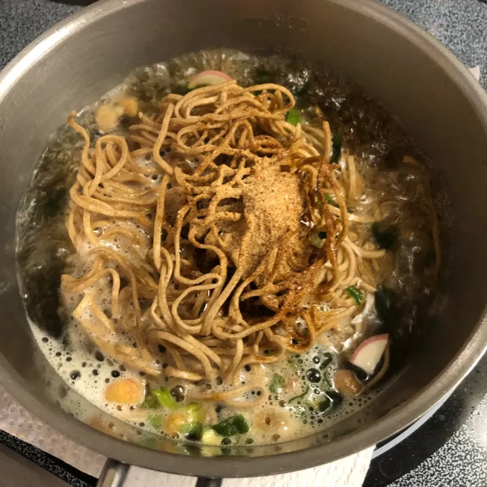 カップ蕎麦を煮てみた😊|Jean Nobyさん