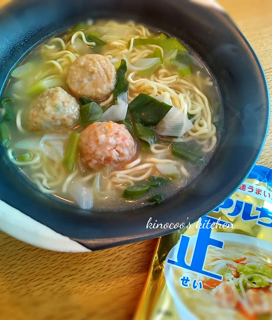 おうちひとりランチ☆岩津ねぎのしょうがあんかけマルちゃん正麺〜旨塩〜|kinocooさん