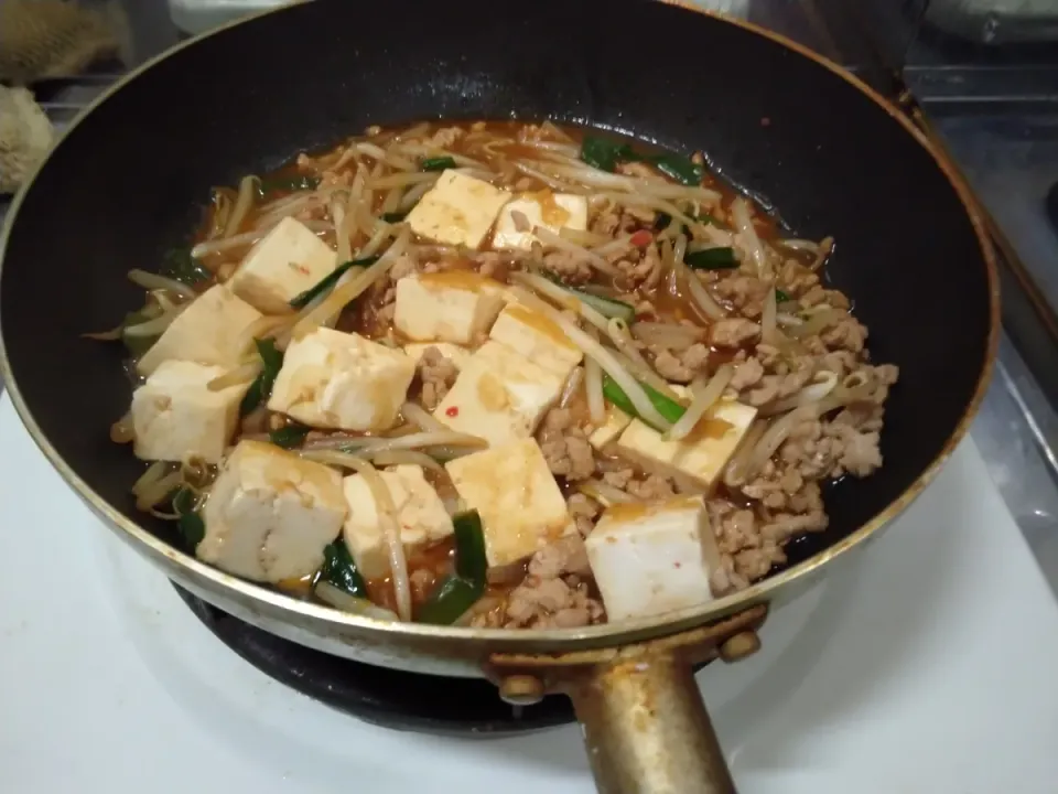 残り物のにらもやしを加えた麻婆豆腐|にんにくと唐辛子が特に好き❤️(元シャリマー)さん