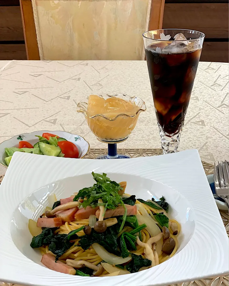 Snapdishの料理写真:ほうれん草とハムの和風パスタ|ｋｚｓｙｋさん