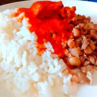 White rice with Nigeria brown beans and stew|Hikmot Adekemiさん