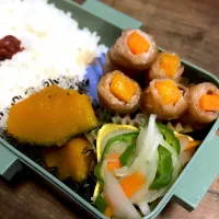 Snapdishの料理写真:にんじんの肉巻き弁当🍱|ひまさくさん