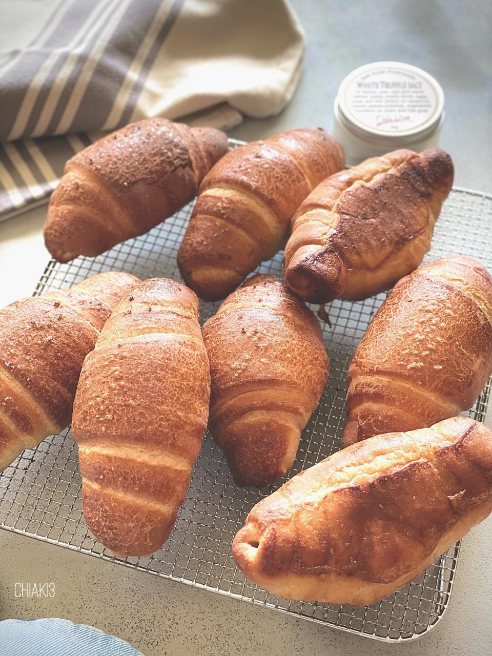 白トリュフの塩パン🥐　水分はプラス糀の甘こうじで✨✨