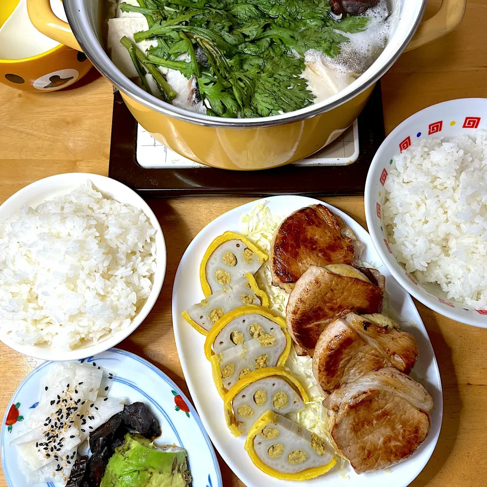 鱈鍋🍲辛子蓮根💛干し大根肉巻き🥩|Makokoさん