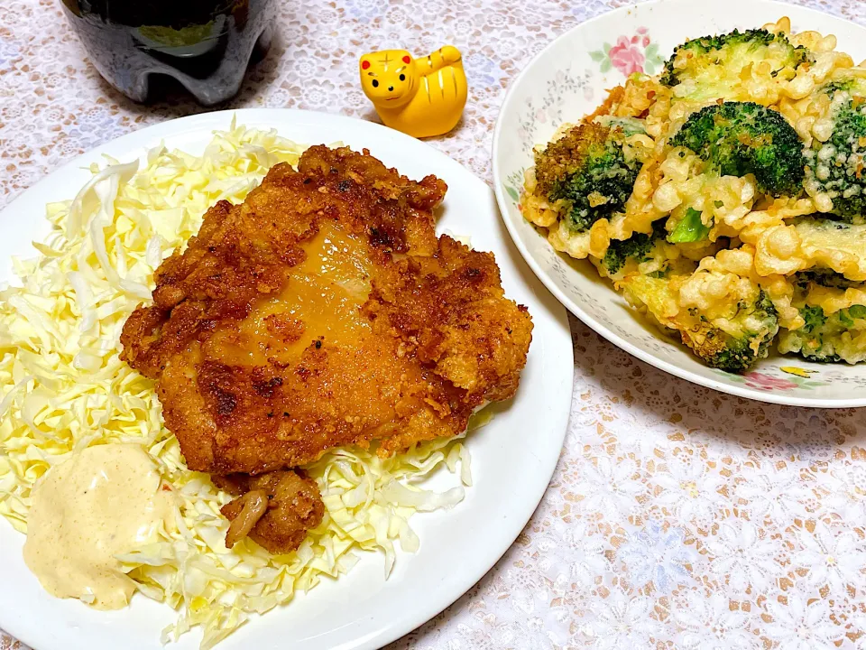 Snapdishの料理写真:ダージーパイとブロッコリーのフリット🥦|くろねこっく🐈‍⬛さん