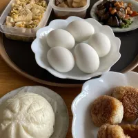 Snapdishの料理写真:残り物でお昼食べます。|akesanさん