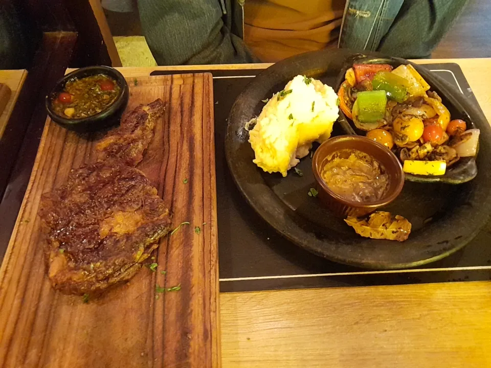 Snapdishの料理写真:ribeye|Jony Danilo Ramón Ulloaさん