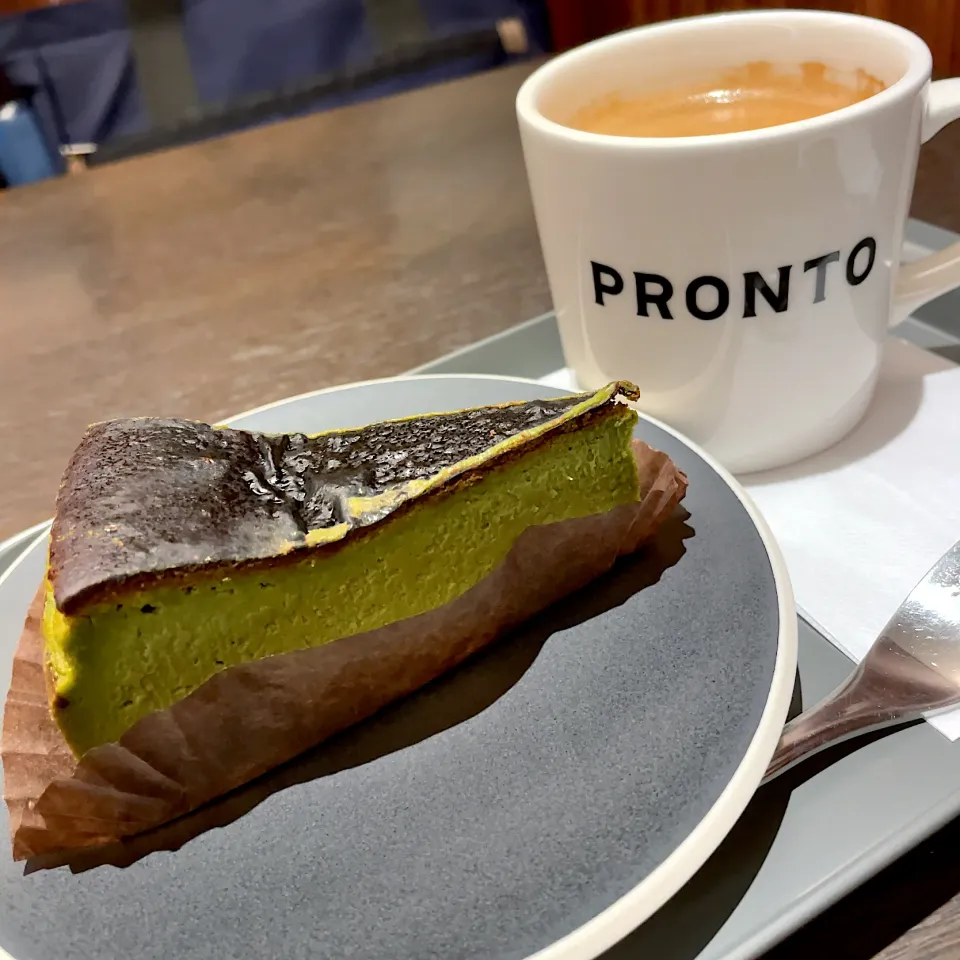 抹茶チーズバスクケーキ
ホットコーヒー|T. Wonderさん