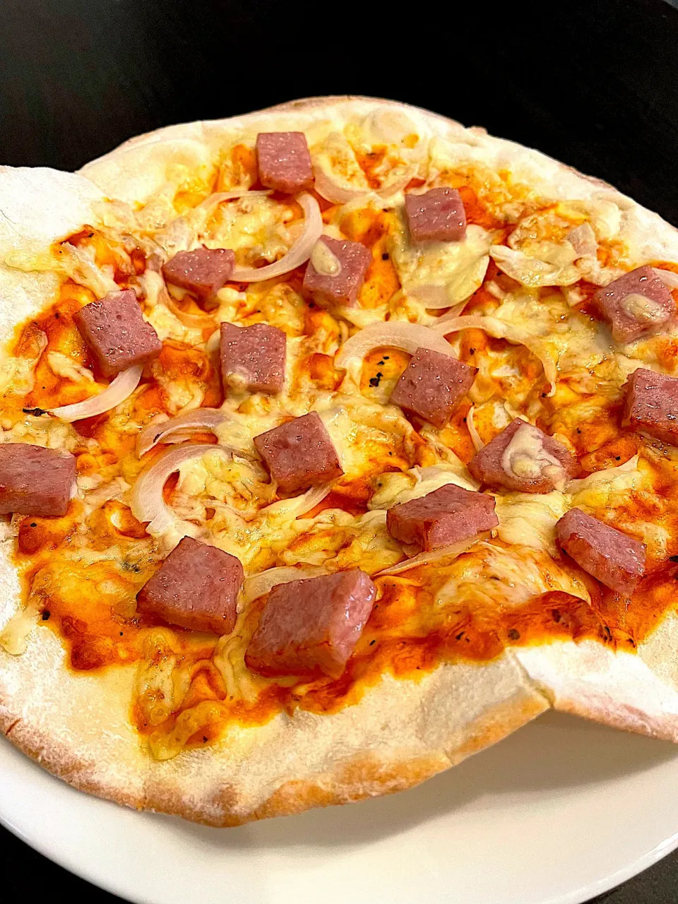 Snapdishの料理写真:ニの岡ハムピザ🍕|ヨッチャンさん