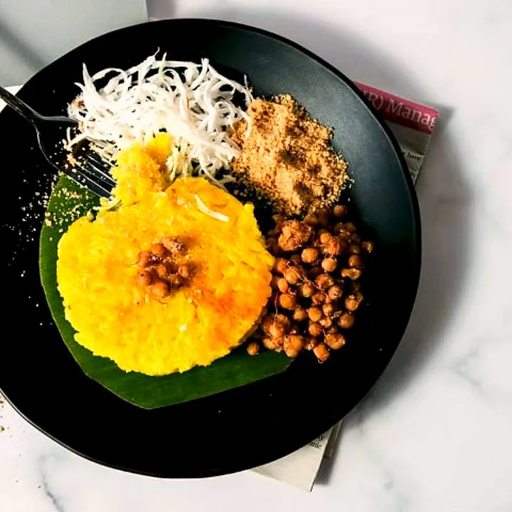 burmese sticky rice with beans and coconut flake|chef chanさん