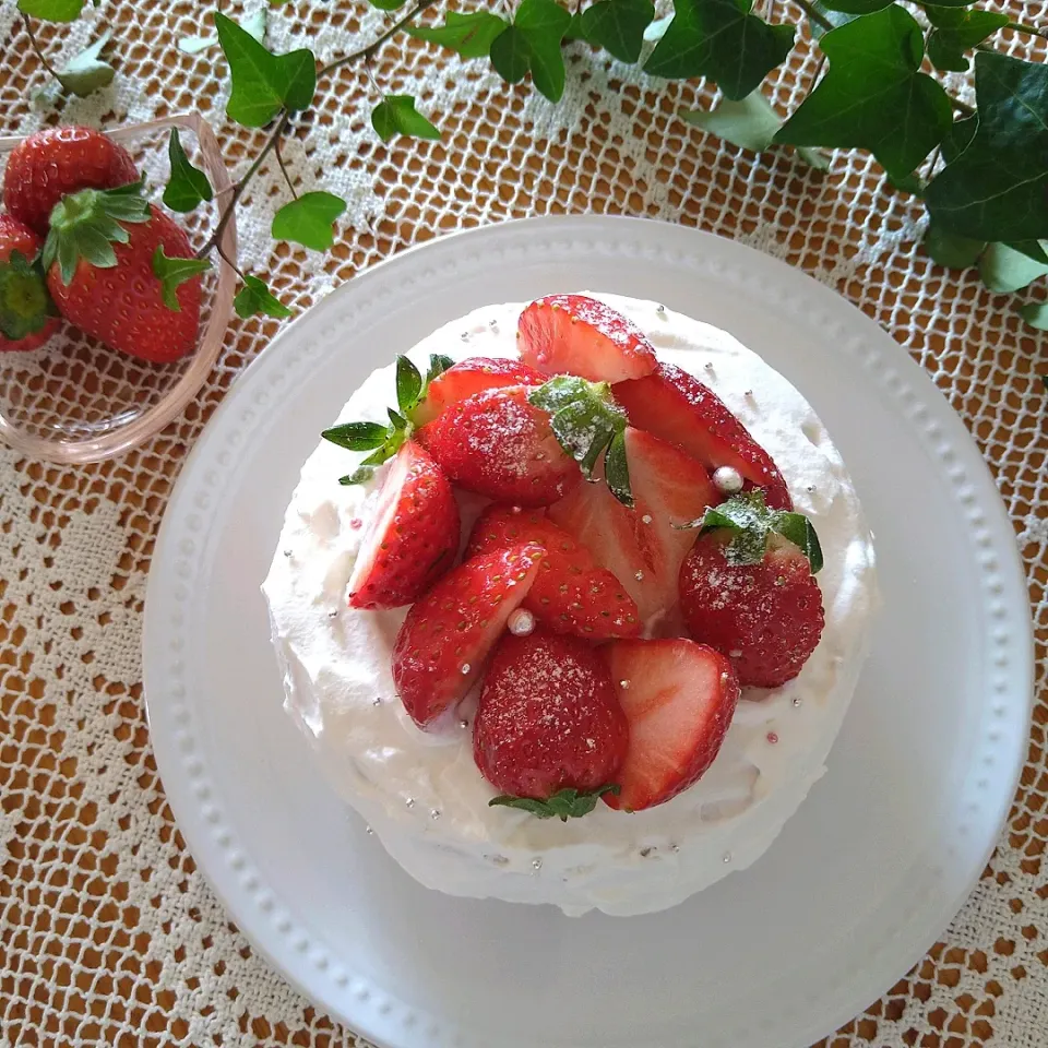 Snapdishの料理写真:ミニサイズのケーキで
ハピパ〜🍓✨🤗✨|とまと🍅さん