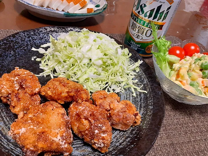 Snapdishの料理写真:唐揚げ🐔
えんどう豆入りポテサラ|びせんさん