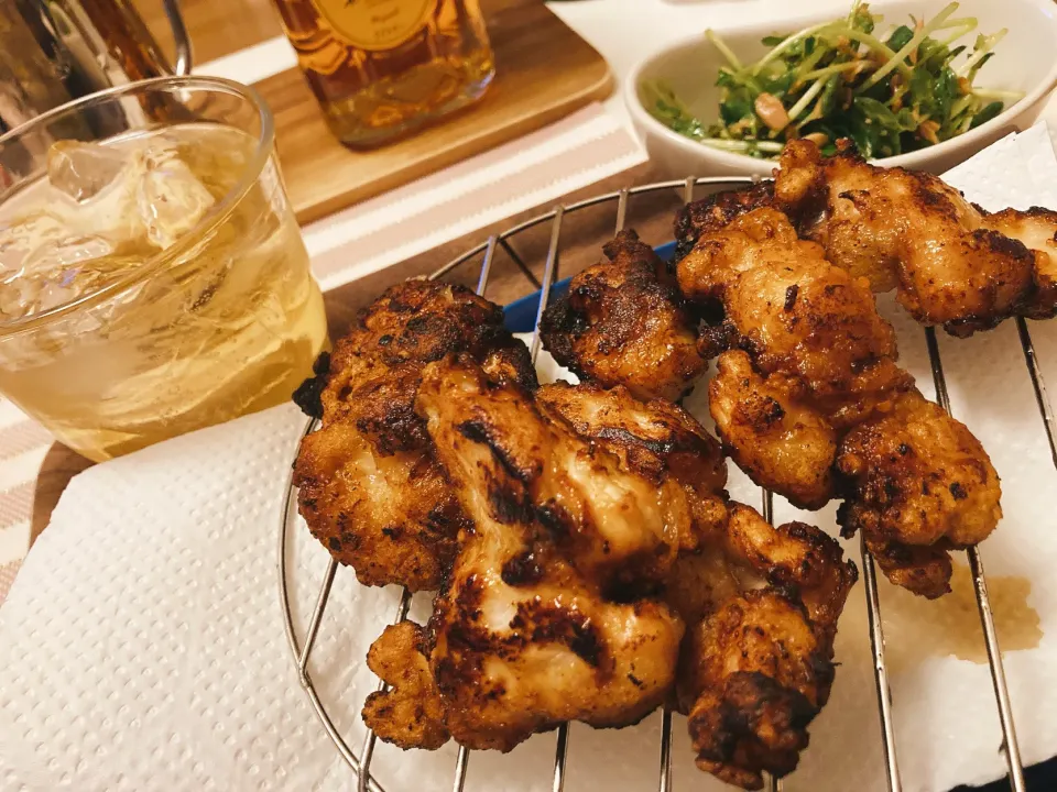 Snapdishの料理写真:甘こうじで漬け込んだ鳥肩肉の竜田揚げ🍗と豆苗とツナのサラダ🥗|gunlove❤さん