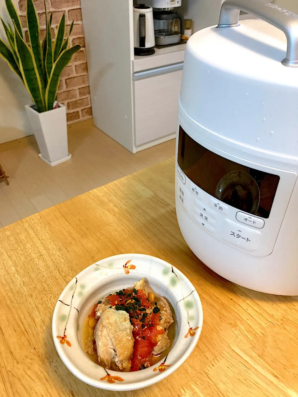 マルコメ キッチンさんの料理 【イベントレシピ】まるごとトマトと鶏肉の甘酒煮😊|さくたえさん