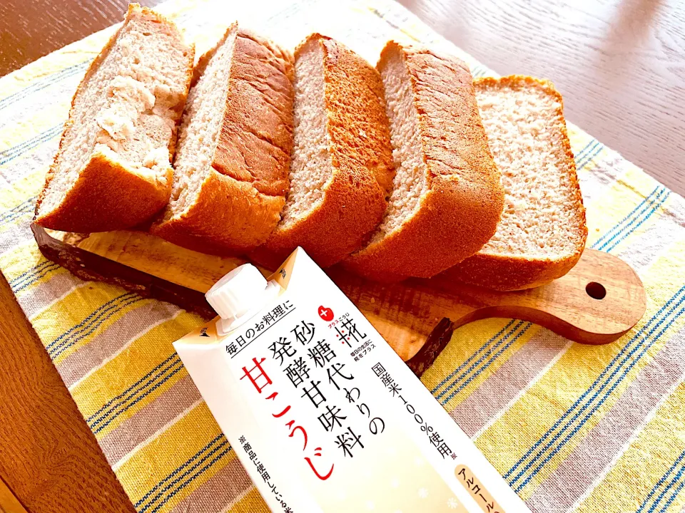 甘こうじを使ったつぶあん食パン|＆kitchenさん