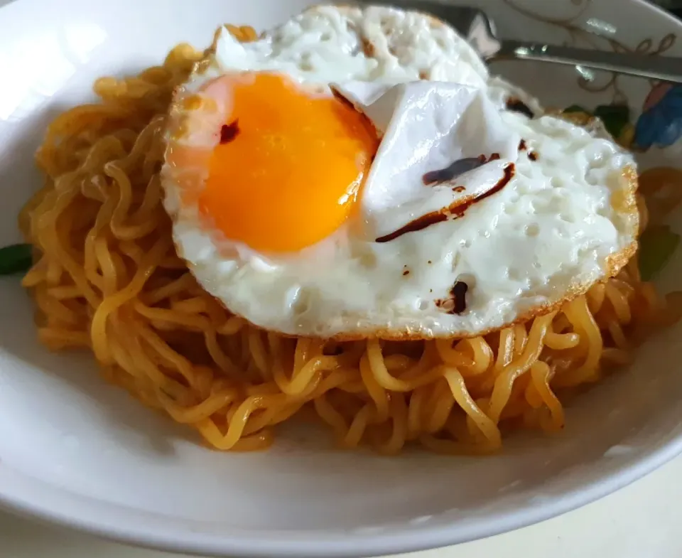 Snapdishの料理写真:Simple lunch - Korean Spicy noodles😋🥵🤤|🌷lynnlicious🌷さん