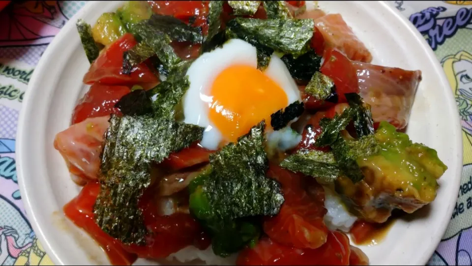 サーモンのポキ丼|クマ☆ゆうきさん