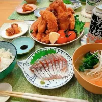 晩ごはん🐟特大牡蠣🦪フライ・アジのお刺身・アジのあらと菜の花🌱と大根と人参🥕と白髪ネギのお味噌汁・助子の煮付・明太子ごはん🥰🎶|氷魚(ひお)さん