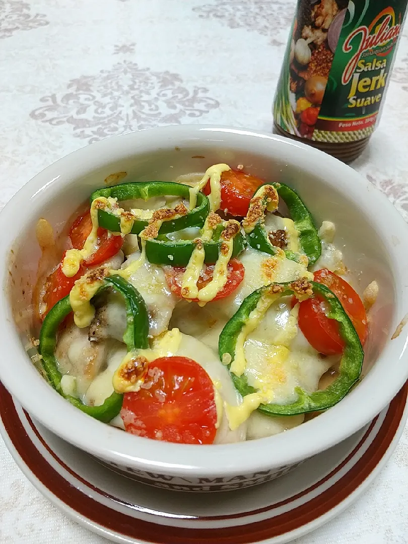 ☆今日の晩ごはん☆　鶏肉のチーズ焼き　　
　モニターで頂いた『ユウキ食品さんのジャークチキン＆ポークソース』使って見ました。|hamamaさん