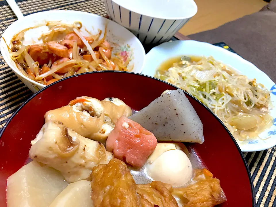 おでん、ウインナーとモヤシのソース味噌和え、卵春雨煮|まみみさん