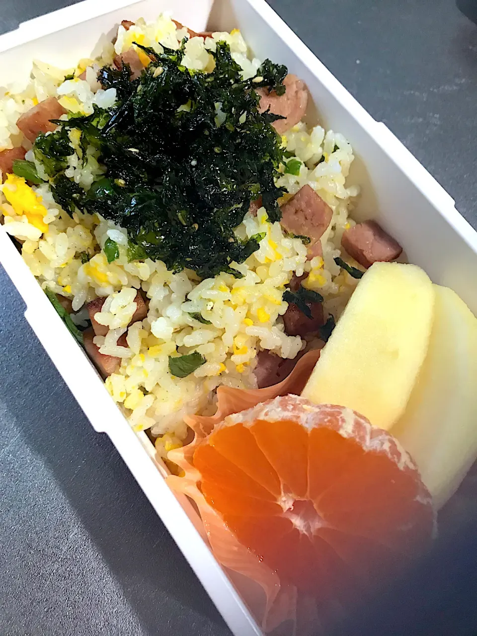 Snapdishの料理写真:残りご飯でスパム炒飯弁当|ちーさん